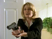 Sharon (vermutlich Laura Stockman) erlebt einen tödlichen Hochzeitstag.