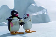 Guetnachtgschichtli  Pingu  Staffel 5  Folge 16  Pingu – Musikalische Talente  Pingu und Pinga am Musizieren.