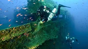 Legendäre Schiffswracks Staffel 1 Folge 2 Die Haven Taucher am Schiffswrack des 1991 gesunkenen Öltankers Haven