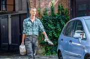 Max Schulte (Joseph Bundschuh) ist überrascht, als die Polizei bei ihm auftaucht.