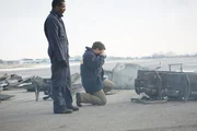REENACTMENT - NTSB-Ermittler machen Fotos, um die Absturzstelle am Quincy Regional Airport zu dokumentieren.