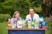 In „Die Tricks mit Waschmittel, Weichspüler und Co.“ finden Anna Planken und Jo Hiller: Nicht alles, was duftet, reinigt auch. Und nicht alles, was glänzt, ist gut für Gesundheit oder Umwelt.