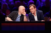 Rateteam-Kapitän Bernhard Hoëcker (l.) und der Sportjournalist und Kommentator Béla Réthy (r.) bilden ein Rateteam.