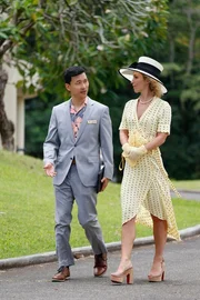 Jamie (Eddie Shin) und Juliet Higgins (Perdita Weeks)
