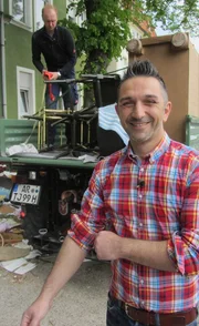 Trödelprofi Mauro Corradino krempelt schon einmal die Ärmel hoch Trödelprofi Mauro Corradino krempelt schon einmal die Ärmel hoch