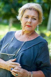 Barbara Flynn (Patti Grenson).