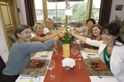 Die Landfrauen beim Dinner - von links: Barbara Schober, Daniela Schubert, Susanne Reck, Gerlinde Hofer, Gabriele Huber und Beate Schaller.