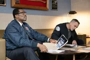 Eamonn Walker als Chief Wallace Boden, David Eigenberg als Christopher Herrmann