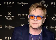 Sir Elton John kommt zur Eröffnung des „Fizz Las Vegas“ im Caesars Palace und feiert seinen Geburtstag in Las Vegas, Nevada.