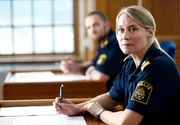 Eva Backman (Trine Dyrholm) macht ihre Prüfung als Inspektorin.