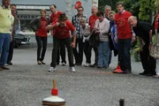 Bürgermeister Schattenhofer (Werner Rom) tritt in der entscheidenden Disziplin der "Lansinglympics" an.