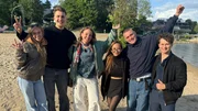Alexa, Robin, Greta, Trang, Ole und Deniz feiern ihr Comeback als WG-Allstars. Statt schicker Villa gibt es dieses Mal zwei komfortable Camper am See.