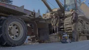 L-R: Mike Beets und Tony Beets am Bagger 950 im Yukon