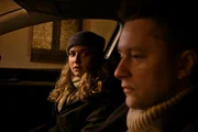 Karina Szabo (Lara Mandoki) und Maik (Adrian Topol) undercover unterwegs - Karina macht Schluss mit Maik.