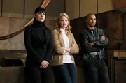 Als in einem bewachten Wohnviertel in New Mexico mehrere Frauen in ihren Häusern ermordet wurden, beginnen Prentiss (Paget Brewster, l.) und Morgan (Shemar Moore, r.) mit Hilfe von Agent Ashley Seaver (Rachel Nichols, M.) mit den Ermittlungen ...
