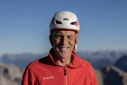 Dieter Elsner posiert für ein Foto.