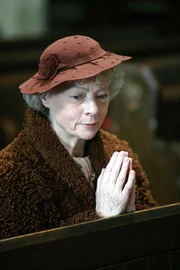 Miss Jane Marple (Geraldine McEwan).
