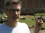 Archäologe stellt entdeckte Antiquitäten aus