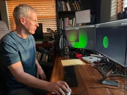 Es existieren viele Videoaufnahmen von vermeintlichen unidentifizierten Flugobjekten. Der UFO-Experte Mick West analysiert diese Videos mit professioneller Software Bild für Bild.