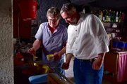 Herbert Edlinger (Hersteller von Naturprodukten) mit Jeremias Riezler (Haubenkoch)