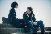 Roberto (Nicolas Maupas) gesteht Maia (Margherita Aresti) seine Liebe.