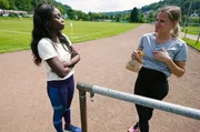 Lauriane Kasadi-Schnurrer (li.) und Christiane Schwalm.
