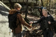 MacGyver (Lucas Till, l.); Giovanni (Justin Welborn, r.)
