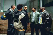 L-R: Ronny (Daniel Klare), Carlos (Nyamandi Adrian), Sam (Malick Bauer), Alex (Tyron Ricketts) und Martin (Aristo Luis).