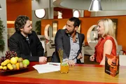 Richard (Silvan-Pierre Leirich, M.) erlebt eine böse Überraschung, als Axel (Daniel Aichinger) ihn in Isabelles (Ania Niedieck) Beisein erpresst...