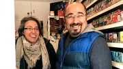 Hüseyin und Nesrin Yilmaz - führen als Ehepaar einen Kiosk. (Weitere Bilder auf Anfrage)
