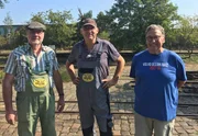 Uwe Köhler (Mitte) von der Museumsfeldbahn am Lindenauer Hafen ist Karl-Heine-Experte und weiß alles über den Kanalbau. Denn: Die Museumsfeldbahn geht direkt auf den Bau des Kanals zurück.