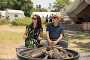 l-r: Charlotte York (Kristin Davis), Harry Goldenblatt (Evan Handler)