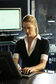 Ein ebenso raffinierter wie heimtückischer Serienkiller macht dem CSI-Team zu schaffen, doch auch die neue CSI-Kollegin Riley Adams (Lauren Lee Smith) kann nichts Maßgebliches zur Aufklärung des Falles beitragen.
