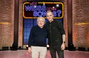 Treten bei "Wer weiß denn sowas?" als Kandidaten an: Der Moderator und Musik-Experte, Peter Urban (l.) und der Musiker Chris Harms (r.), Sänger und Gitarrist des deutschen Beitrags zum ESC 2023, der Band ‚Lord of the Lost’.