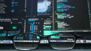 Unter Codes versteht man Anweisungen in Programmiersprache. Sie dienen zum Zweck des Informationsaustauschs.