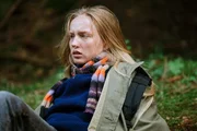 Lisa Abel (Mina-Giselle Rüffer) passieren merkwürdige Dinge. Auf dem Weg zu einem Mitschüler hat sie eine unheilvolle Begegnung im Wald.