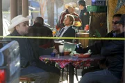 Seine Ermittlungen führen ihn dieses Mal nach Mexiko, wo eine US-Anwältin tot aufgefunden wurde: Patrick (Simon Baker, M.). Um den Hintergründen auf die Spur zu kommen, tritt er sogar einer dubiosen Sekte bei ...