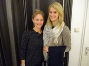 Lena (l.) und Shoppingbegleitung Katharina