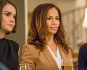 (v.li.): Maia Mitchell (Callie Adams Foster), Sherri Saum (Lena Adams Foster).