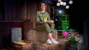 Bea Kaemena empfängt ihre Gäste auf ihrem Spargel- und Erdbeerhof in Bremen.