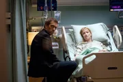 Die junge Mutter Maggie (Janel Moloney) wird zu Dr. House (Hugh Laurie) in die Klinik gebracht, weil sie beim Klettern plötzlich ihre Hand nicht mehr bewegen konnte. Zunächst sind House und sein Team bezüglich der Diagnose völlig ratlos - doch natürlich gibt er nicht auf und forscht weiter...
