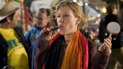 Alex (Wolke Hegenbarth) entdeckt auf dem Festival schwer bekifft eine ganz neue Welt.