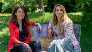 Wie schafft man es, dass die Sexualität in langen Partnerschaften prickelnd und am Laufen bleibt? Dieser Frage geht Biologin Jasmina Neudecker (r.) mit der Sexualtherapeutin Heike Melzer (l.) in München nach.