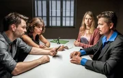 (v.li.): Jakob Seeböck (Lukas Roither), Julia Cencig (Nina Pokorny), Liliane Zillner (Laura Westreicher), Michael Dangl (Arnold Brix).