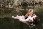 Was hat Jane Gould (Rebecca Field, l.) mit Molly Grandin (Rachel Miner, r.) nur vor?