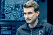 Alex Russell (Jim Street).