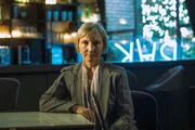 Marina Litwinenko, die Witwe des ehemaligen FSB-Agenten Alexander Litwinenko, äußert sich in ihrem Interview mit den Filmemachern zu den Erkenntnissen, die ihr Mann über den russischen Machtapparat gewonnen hatte und was ihn zur Zielscheibe des Kremls machte.