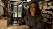 Maggie Kring (Karoline Schuch) und und ihr Bruder Kai versuchen in Rumänien herauszufinden, wer der geheimnisvolle Mann ist, der mit ihrem Vater 1947 als ehemaliger Kriegsdeserteur in das Oderbruch kam.