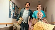 Frank Elling (Sascha Geršak) kümmert sich um seine demente Mutter (Christine Schorn)