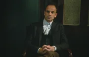 Sherlock Holmes (Jonny Lee Miller)